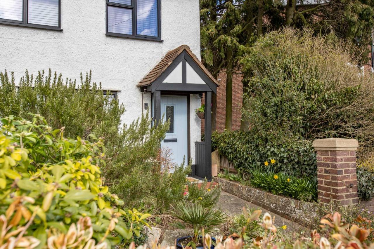 Stunning Character 2Bed Cottage In St Albans Wifi Εξωτερικό φωτογραφία