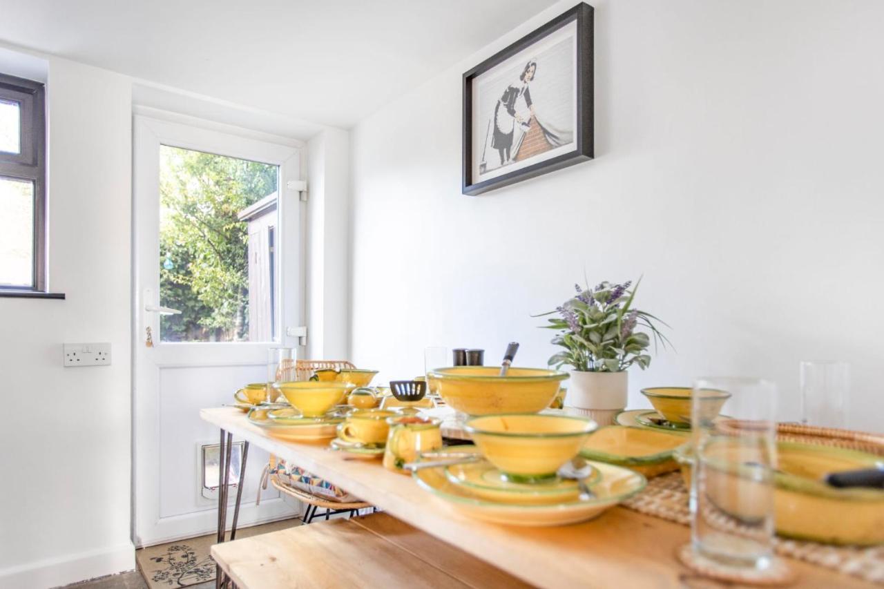 Stunning Character 2Bed Cottage In St Albans Wifi Εξωτερικό φωτογραφία