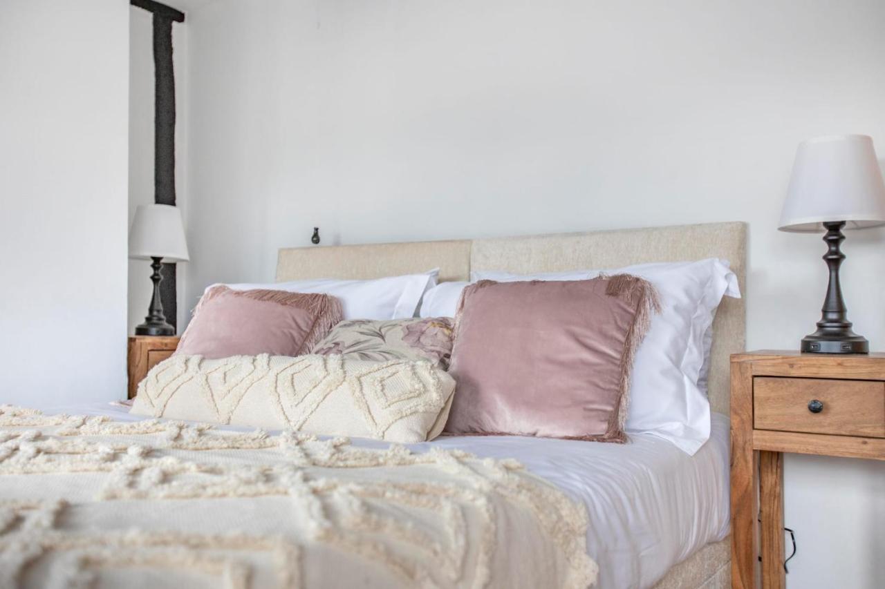 Stunning Character 2Bed Cottage In St Albans Wifi Εξωτερικό φωτογραφία