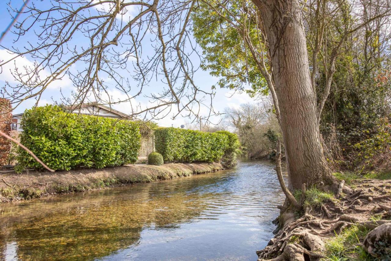 Stunning Character 2Bed Cottage In St Albans Wifi Εξωτερικό φωτογραφία