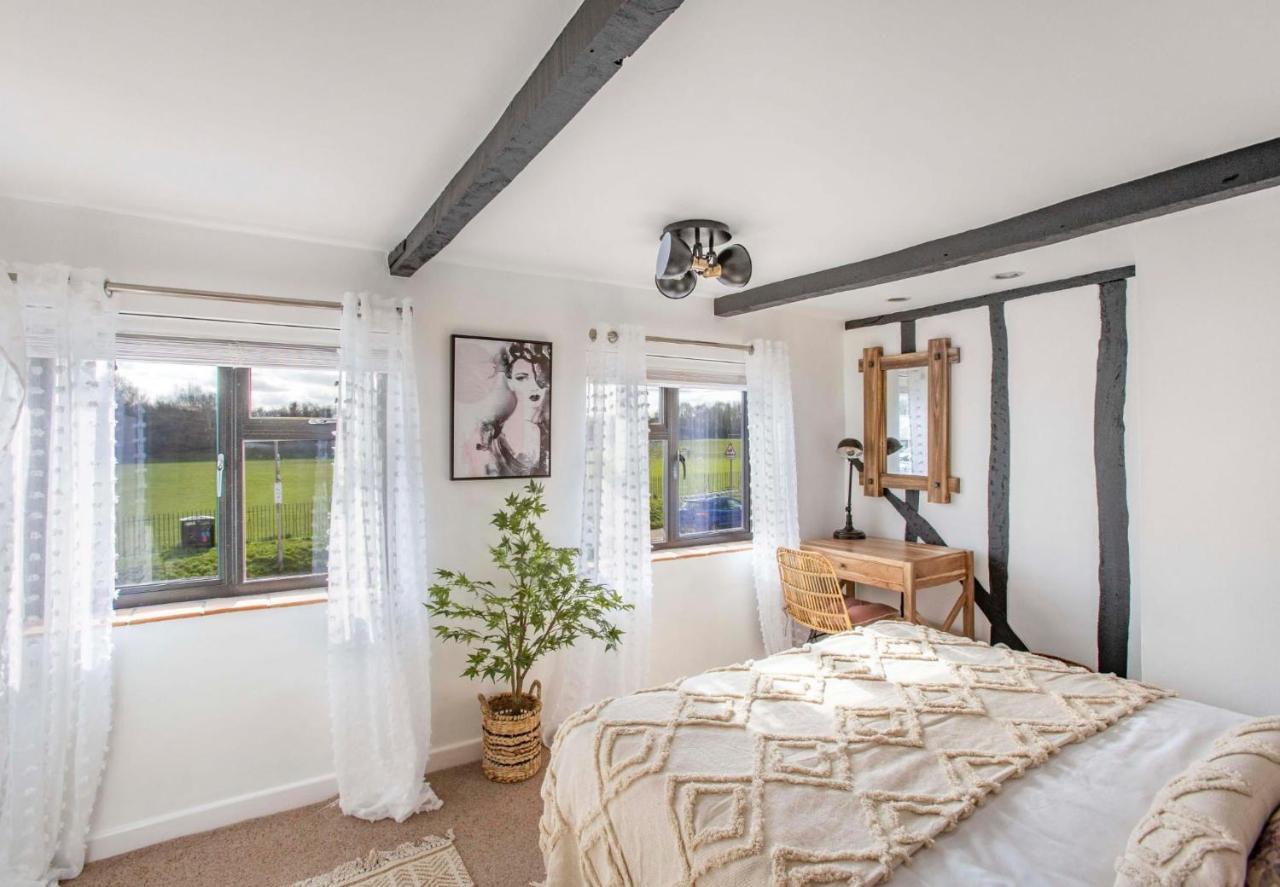 Stunning Character 2Bed Cottage In St Albans Wifi Εξωτερικό φωτογραφία